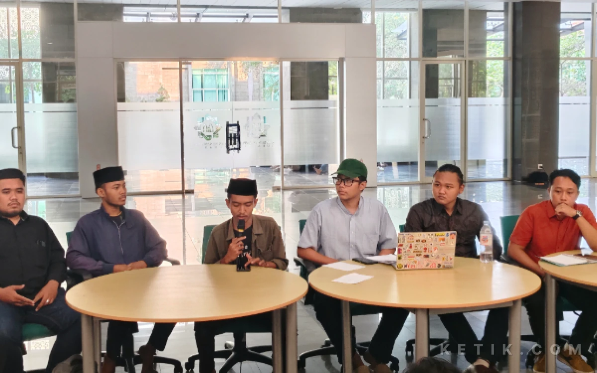 Thumbnail Berita - Akhmad Muzakki Disebut Mundur Sebagai Rektor UINSA, Dema Minta Bukti