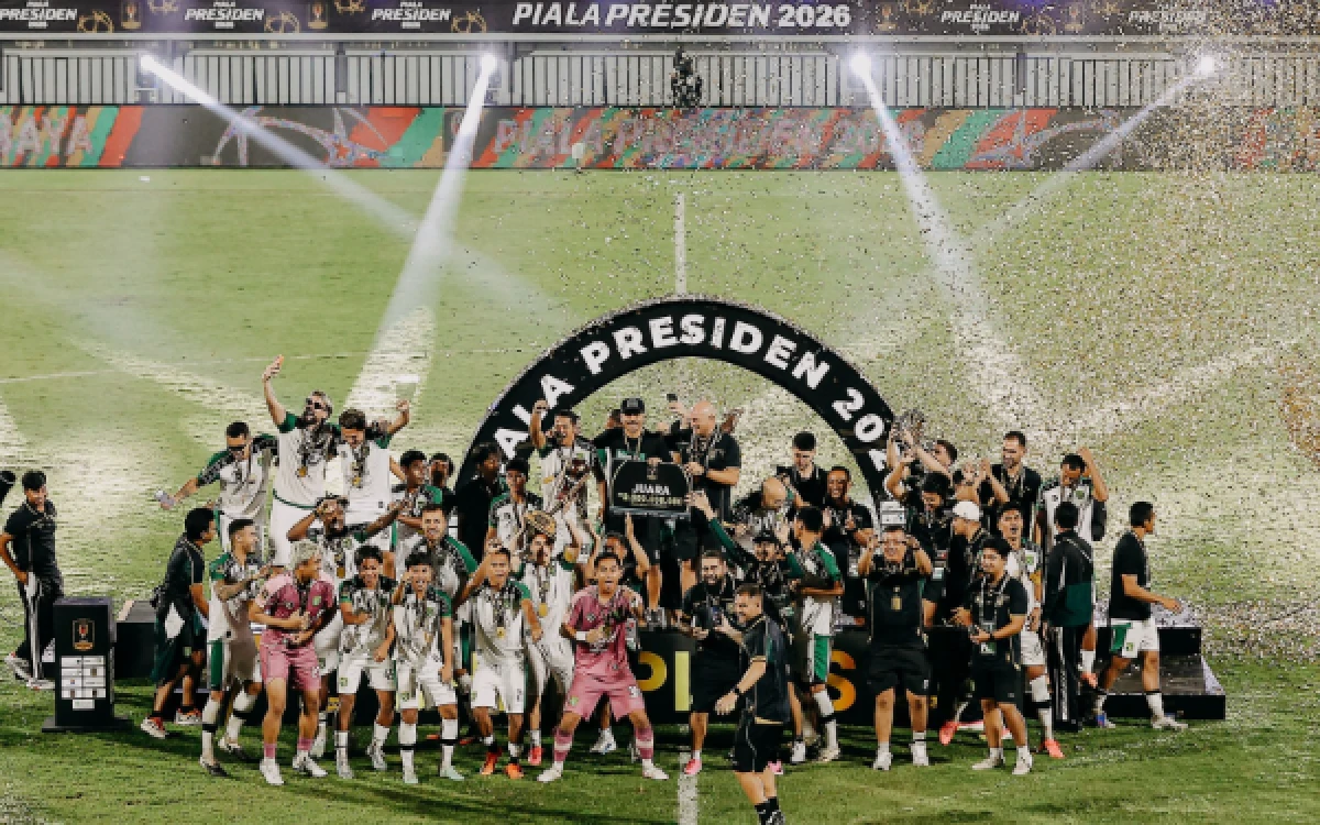 Thumbnail Berita - Persebaya Juara Piala Presiden 2026, Bernardo Tavares: Akhirnya Setelah 22 Tahun