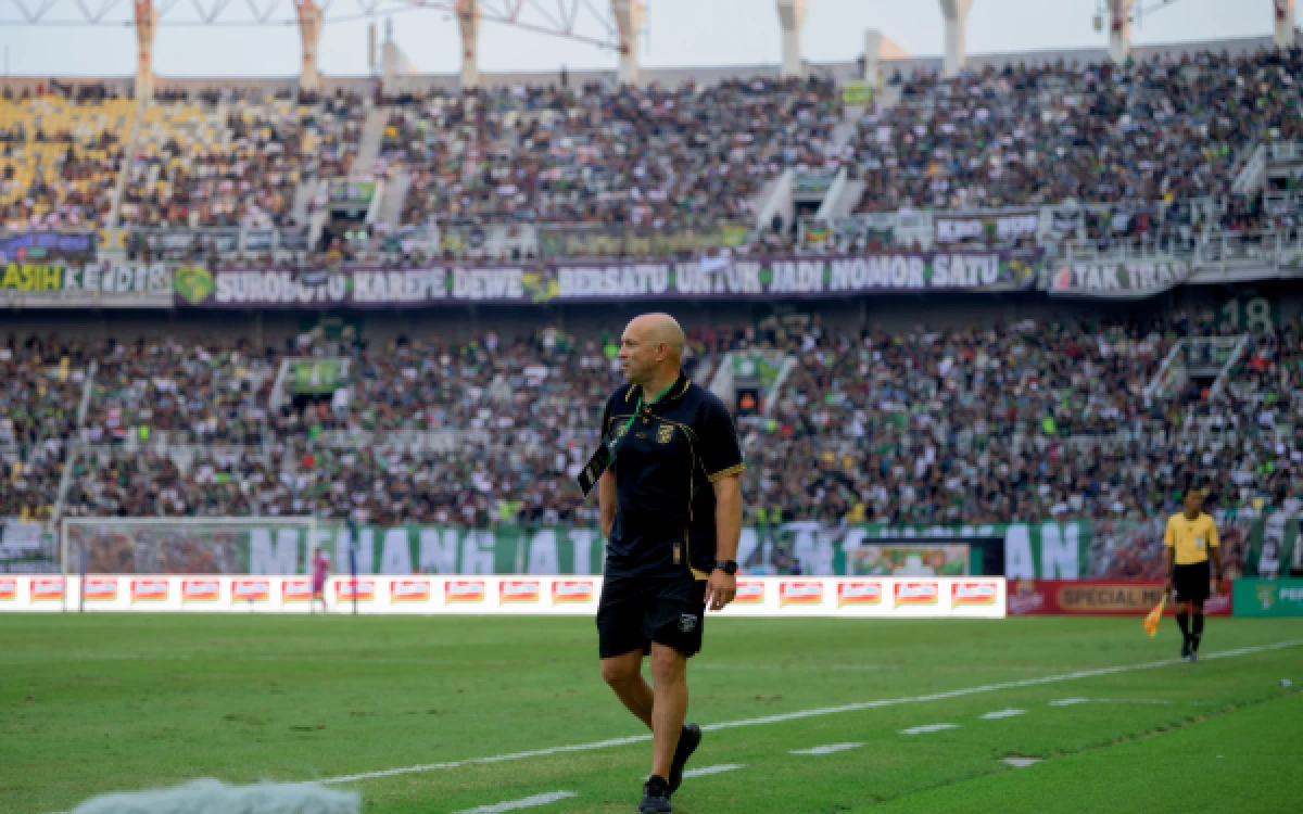 Thumbnail Berita - Persebaya Patok Target Realistis di Piala Presiden Elite 2026, Bernardo Tavares Beberkan Alasannya