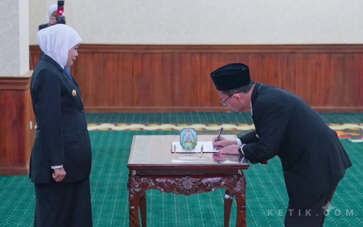 Thumbnail Berita - Gubernur Khofifah Kukuhkan Kepala Perwakilan BPKP Jatim! Perkuat Sinergi Wujudkan Tata Kelola Pemerintahan Bersih, Akuntabel dan Berorientasi pada Kesejahteraan Rakyat