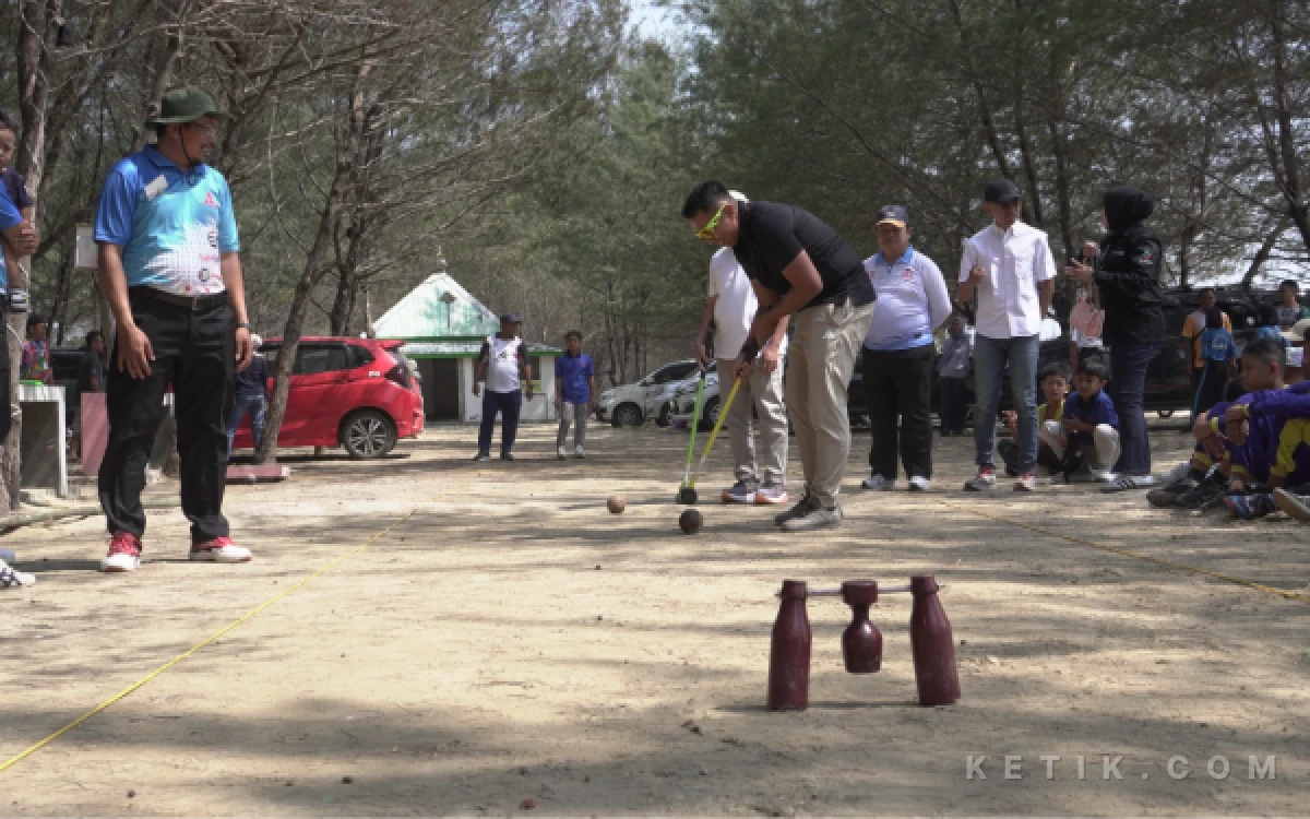 Thumbnail Berita - Kisah Haru di Balik Dandim Tuban Beach Open 2026: Saat Mimpi Atlet Pelajar Luar Daerah Dikabulkan Lewat Fasilitas Gratis