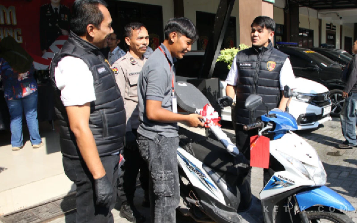 Thumbnail Berita - Spesialis Curanmor di Hiburan Rakyat Jombang Diringkus, 4 Pelaku Diamankan