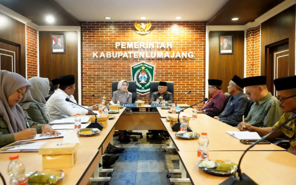 Thumbnail Berita - Bupati Lumajang: Bansos Dari Baznas Bisa Dorong Kemandirian Ekonomi Warga