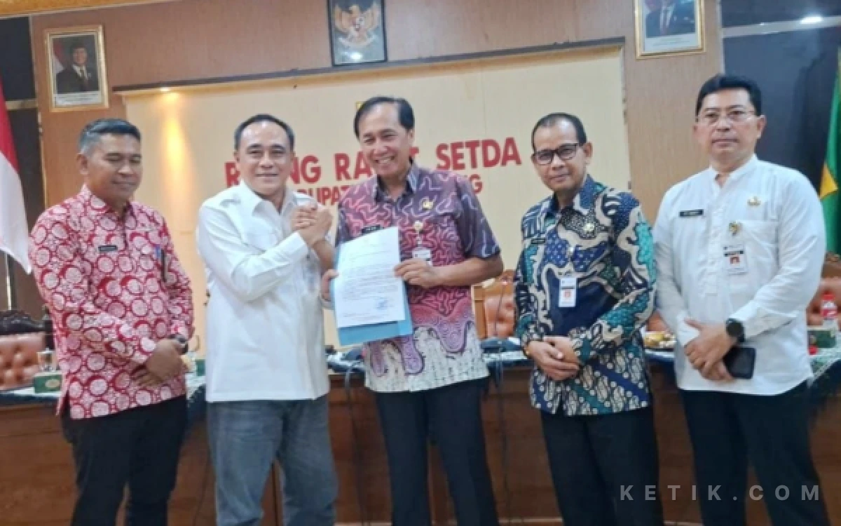 Thumbnail Berita - Nurkholes Resmi Terima Penugasan sebagai Plt Bupati Pemalang dari Gubernur Jateng, Fokus Konsolidasi dan Pelayanan Publik