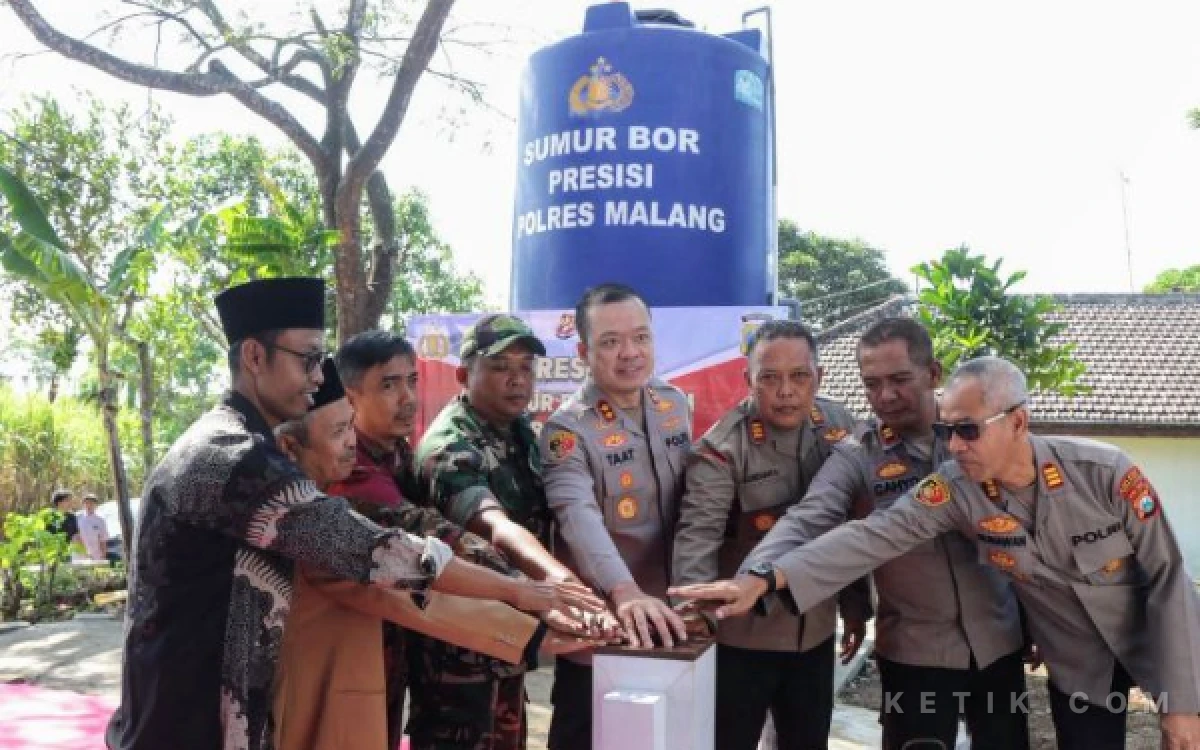 Thumbnail Berita - Dari Pengobatan Gratis hingga Sumur Bor, Jejak Pengabdian Polres Malang di Hari Bhayangkara ke-80 untuk Masyarakat