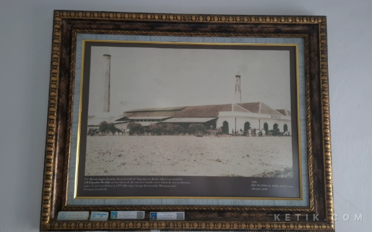 Foto Foto Pabrik Gula (PG) Beran (Suikerfabriek Beran) yang didirikan awal abad ke-19 di Dinas Perpustakaan dan Kearsipan Kabupaten Sleman. Saksi bisu kejayaan industri gula yang pernah berpusat di kawasan Beran, Sleman. (Foto: Fajar R/Ketik.com)