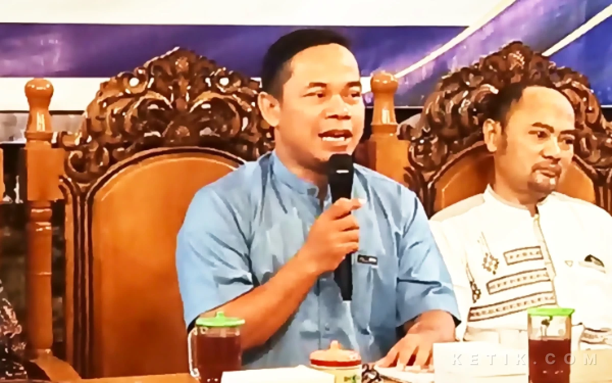 Foto Camat Bodeh Harinto saat sambutan di acara sosialisasi pembentukan panitia dan tim pengawas Pilkades Kebandaran, Selasa, 14 Juli 2026 (Foto: Slam/ketik.com)