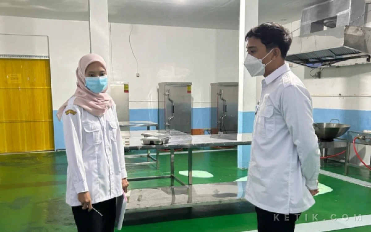 Thumbnail Berita - Silang Pendapat Pemecatan Kepala Koki SPPG Rengel 2 Tuban