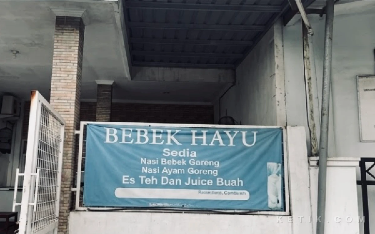 Foto Tampak Depan Kedai Bebek Hayu