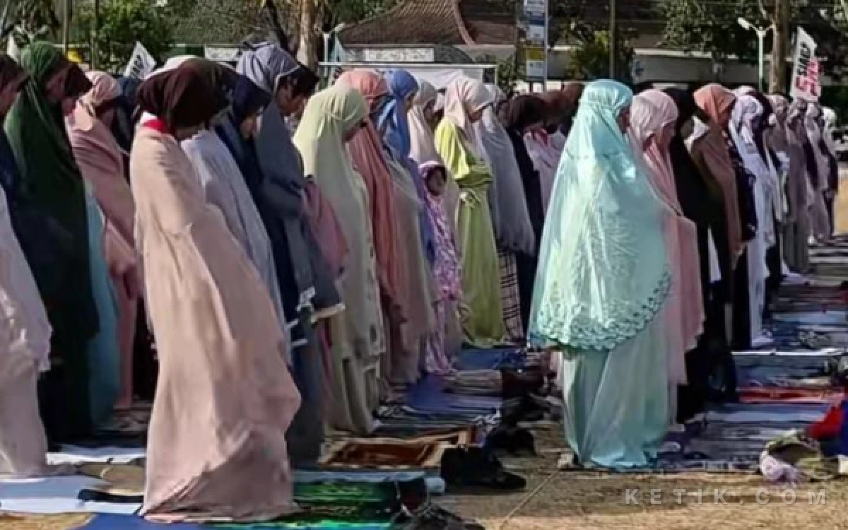 Thumbnail Berita - Meminta Hujan, Warga Cilacap Gelar Sholat Istisqa