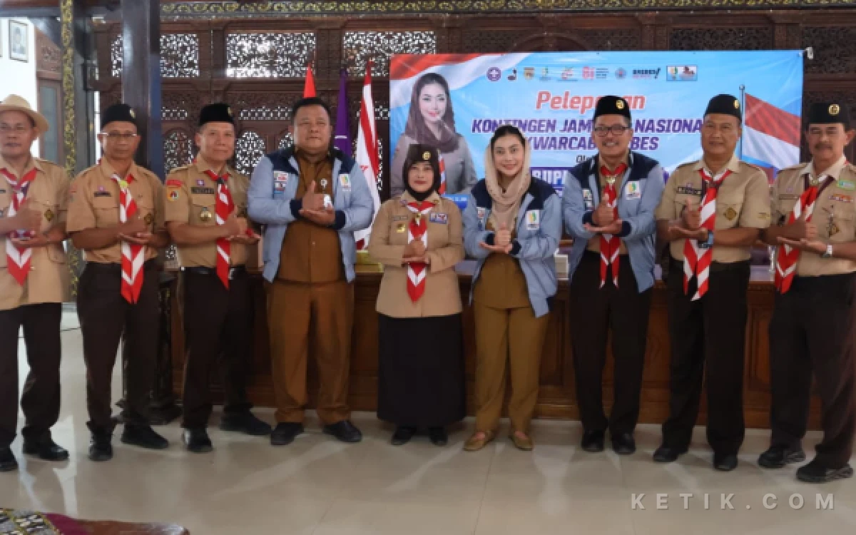 Thumbnail Berita - Bupati Paramitha Lepas 48 Pramuka Penggalang Brebes ke Jamnas XII 2026 Cibubur