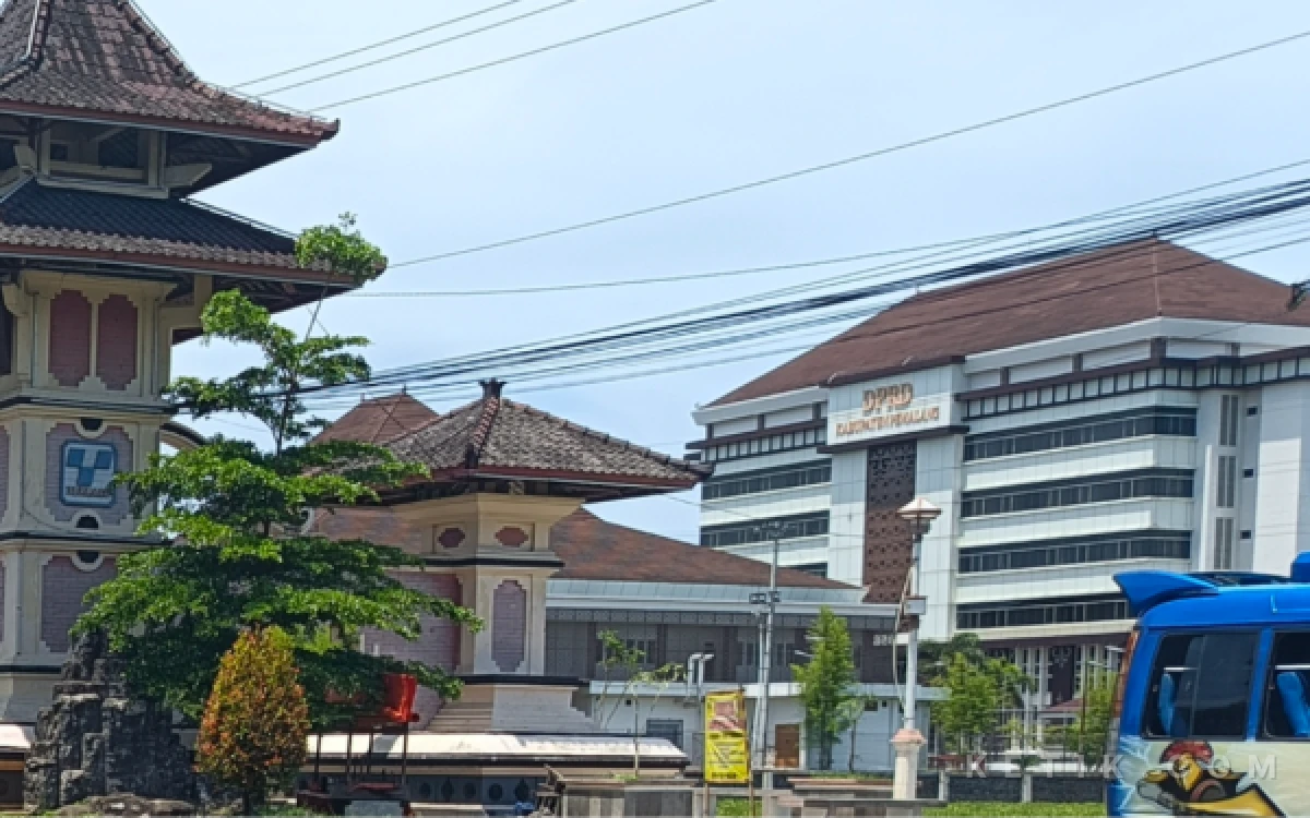 Thumbnail Berita - Oknum Anggota DPRD Pemalang Dilaporkan ke Polda Jateng, Diduga Rugikan Kades Rp577,5 Juta
