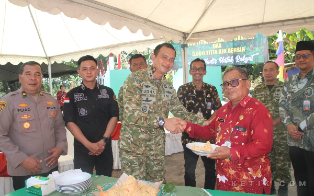 Thumbnail Berita - Dandim 0703/Cilacap Hadiri Zoom Launching Jembatan Garuda dan Air Bersih di Kesugihan