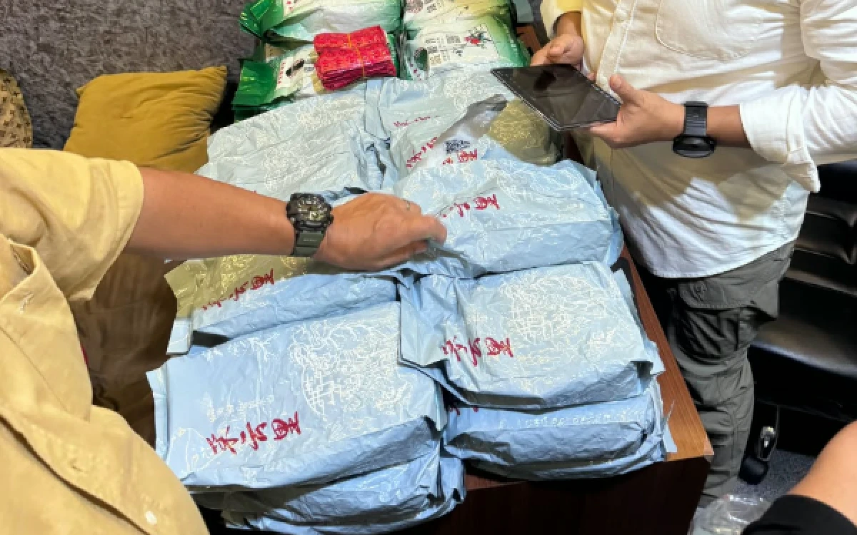 Thumbnail Berita - Terendus di Jalur Palembang-Jambi, 35 Kg Sabu dan 600 Happy Five Disita