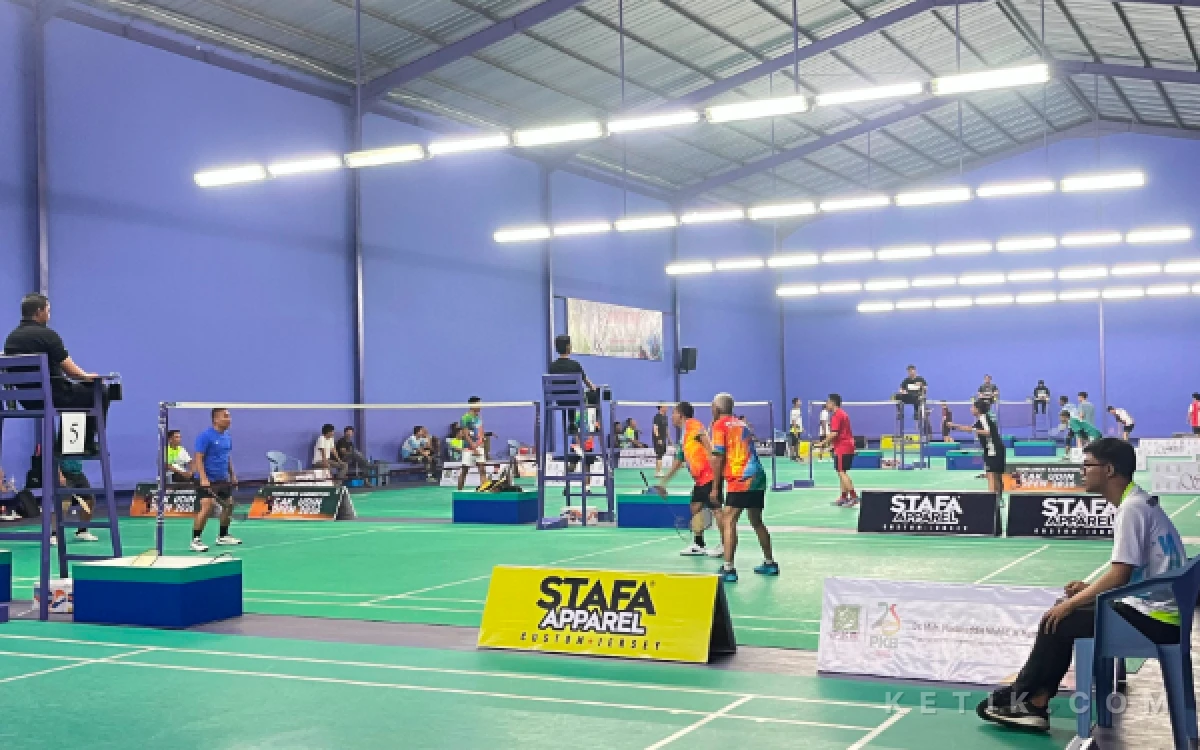 Thumbnail Berita - Dukung Gaya Hidup Sehat Kaum Urban, PKB Gelar Turnamen Badminton Cak Udin Open 2026