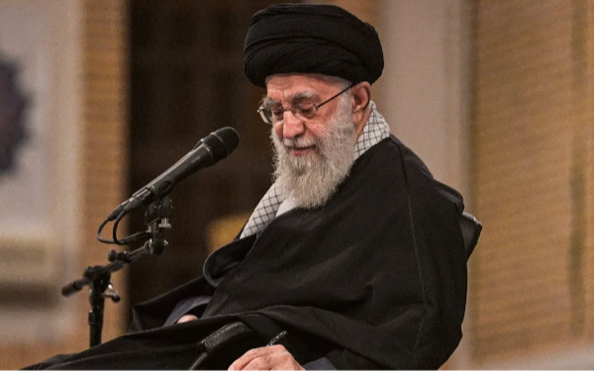 Thumbnail Berita - Delegasi Indonesia Jadi yang Pertama Berziarah ke Makam Khamenei