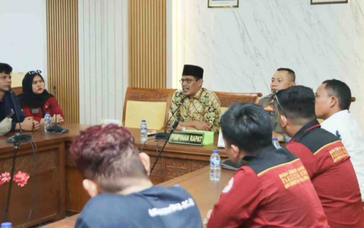 Thumbnail Berita - Ketua DPRD Batam Temui Mahasiswa UNRIKA, Janji Tindak Lanjuti Krisis Air hingga Persoalan Lahan