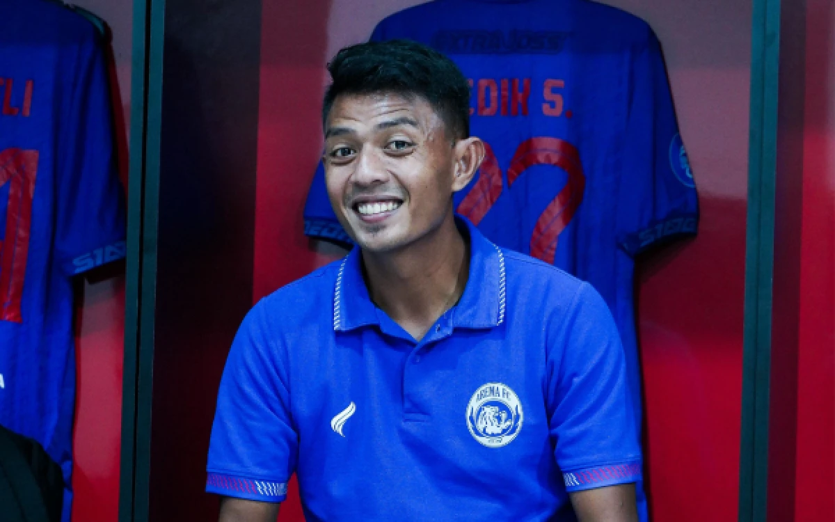 Thumbnail Berita - Akhir Kebersamaan Dedik Setiawan dan Arema FC, Singo Edan Sampaikan Salam Perpisahan