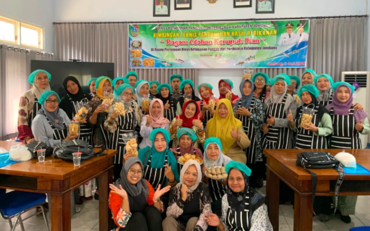 Thumbnail Berita - DKPP Jombang Gelar Bimtek Olahan Ikan, Mahasiswa MBKM UB Turut Ambil Peran