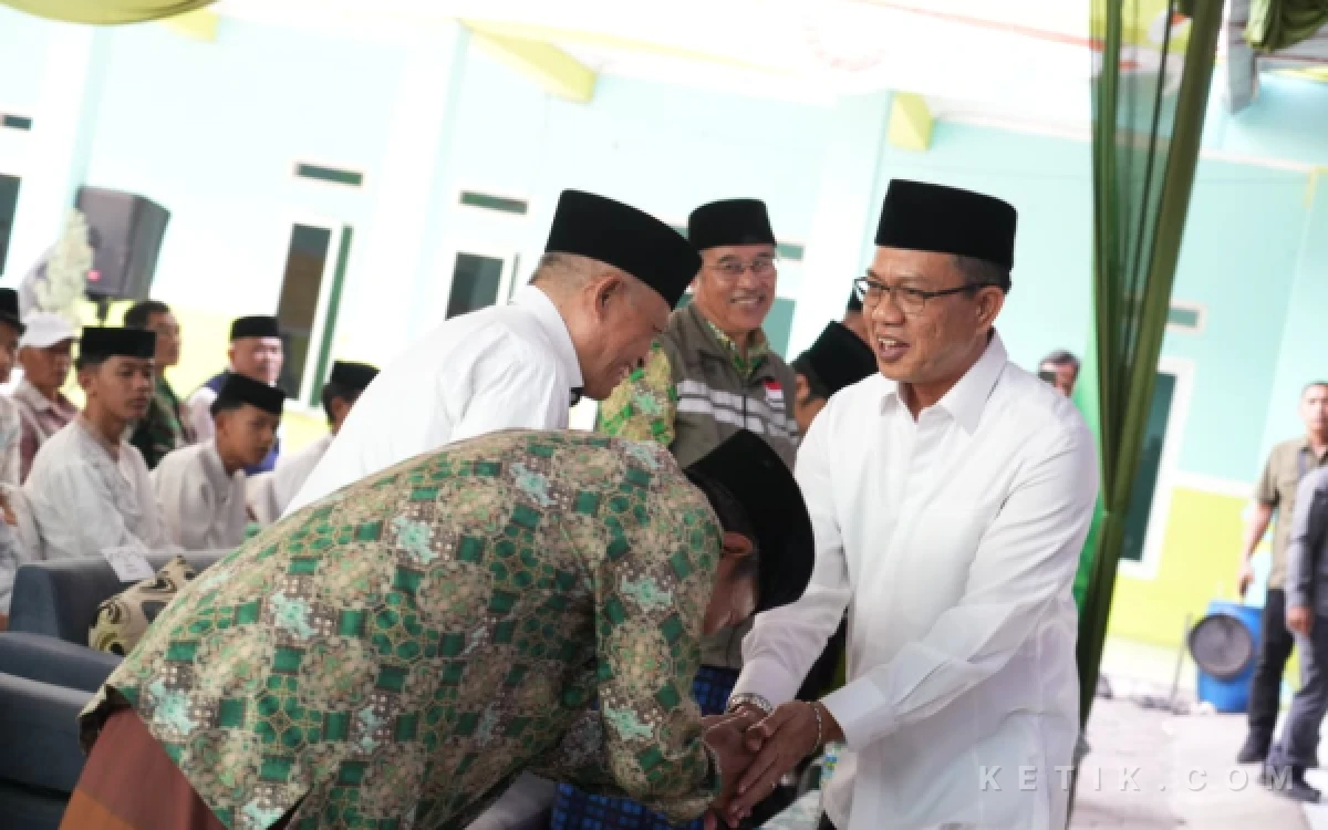 Thumbnail Berita - Bupati KDS Gelar Program Sertifikasi Gratis untuk 10 Ribu Masjid, Madrasah dan Pesantren