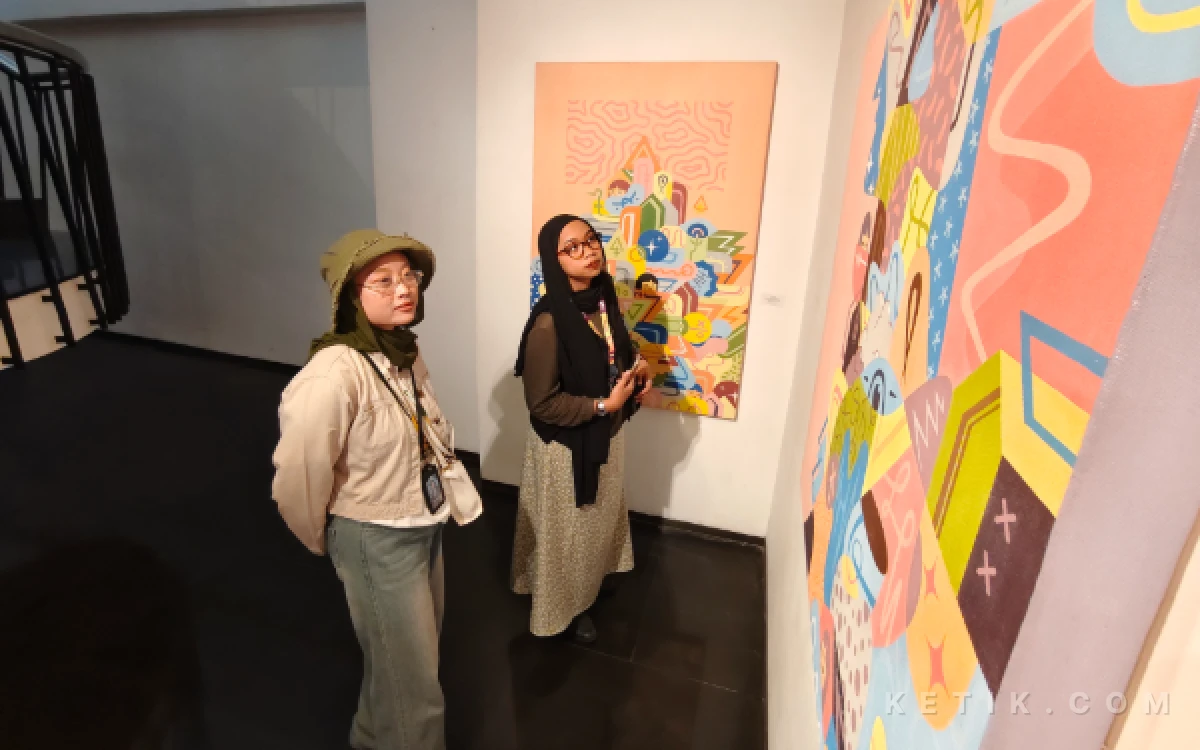 Thumbnail Berita - Seniman Surabaya XGO Pamerkan Karya Lukisan Street Art di Fraktal Artotel