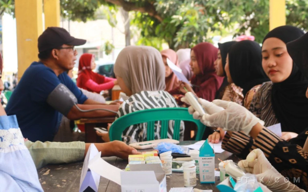 Thumbnail Berita - Klinik Az-Zainiyah Layani Cek Kesehatan Gratis untuk 200 Warga Karanganyar