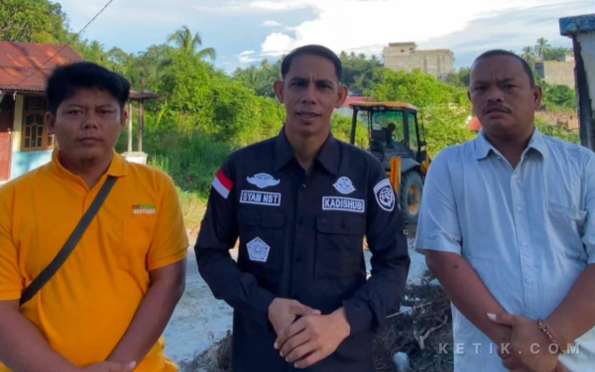 Thumbnail Berita - Gerak Cepat! Dishub Aceh Singkil dan PT Socfindo Turun Tangan Benahi Jalan Rusak Demi Keselamatan Warga