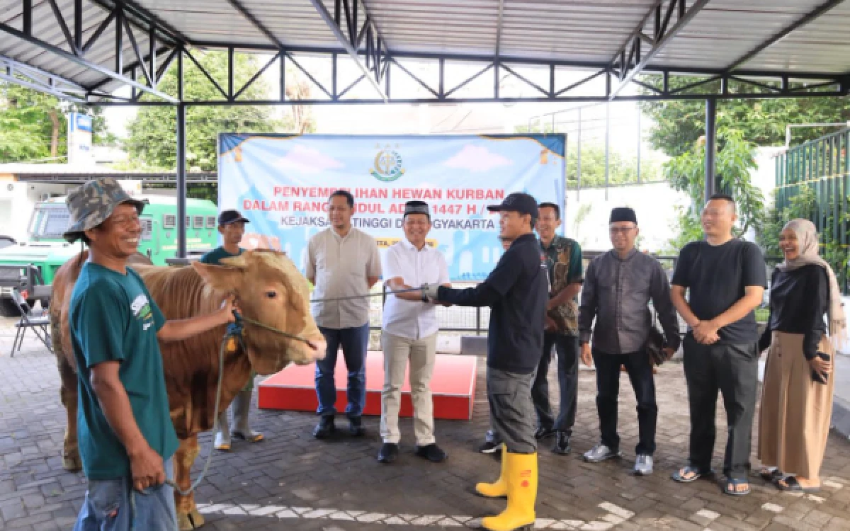 Thumbnail Berita - Gema Takbir Iduladha di Kejati DIY, Merawat Sinergi Tanpa Sekat Lewat Berbagi
