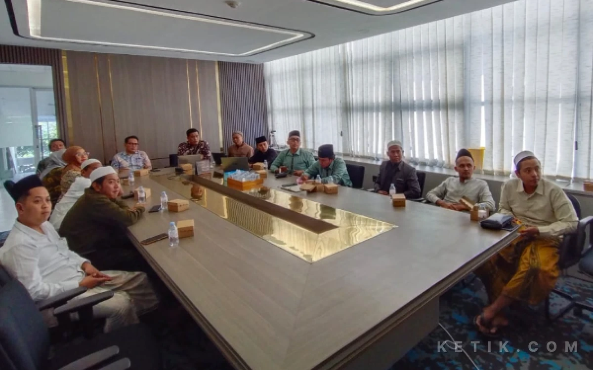 Thumbnail Berita - Hebitren Gandeng BNI, Pesantren Bondowoso Bersiap Jadi Motor Ekonomi Digital