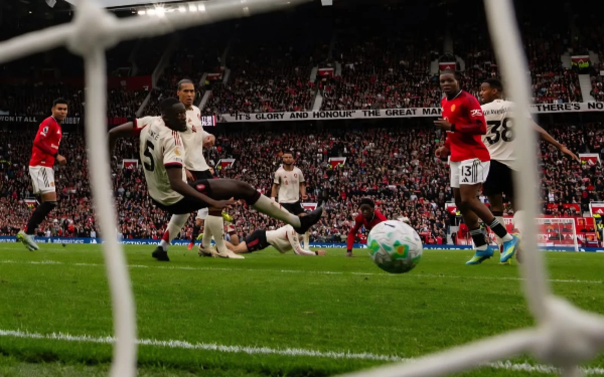 Thumbnail Berita - Assalamualaikum UCL! Manchester United  Resmi ke Liga Champions Usai Tekuk Liverpool 3-2