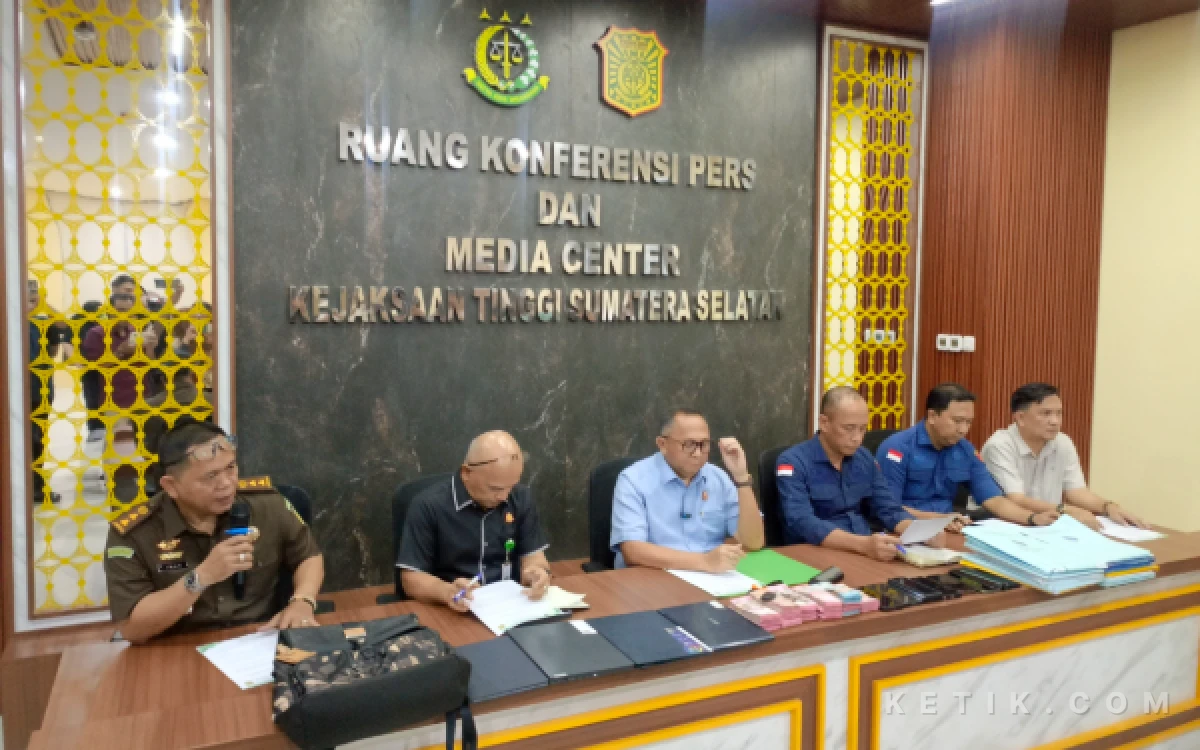 Thumbnail Berita - Diduga Peras Perusahaan Pelayaran, Kejati Sumsel Sita Uang Tunai dan Tetapkan Tersangka