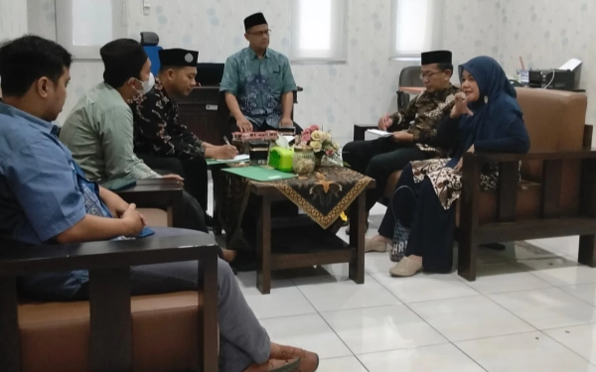 Thumbnail Berita - Fakultas Syariah UIN Malang dan IKAFASYA Siapkan Bimtes Calon Hakim 2026, Bekali Peserta Hadapi Seleksi Cakim
