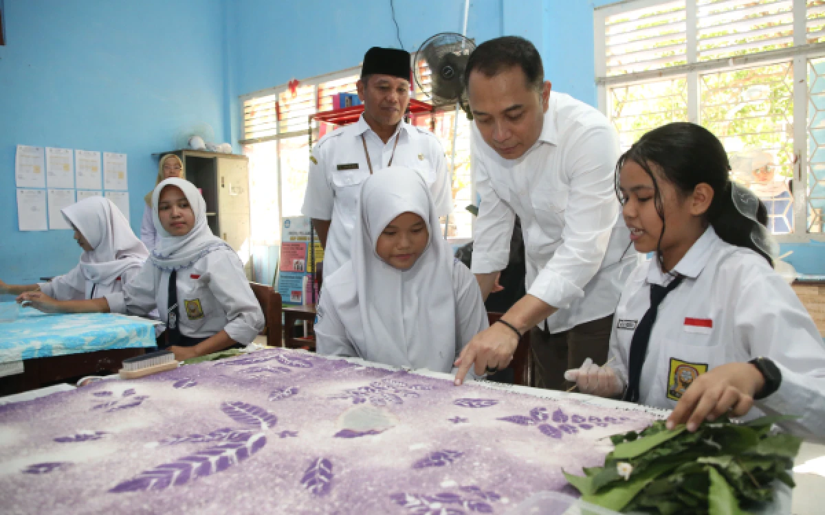 Thumbnail Berita - Cegah Bully, Pemkot Surabaya Sediakan Bilik Curhat dan Konseling Siswa di Sekolah