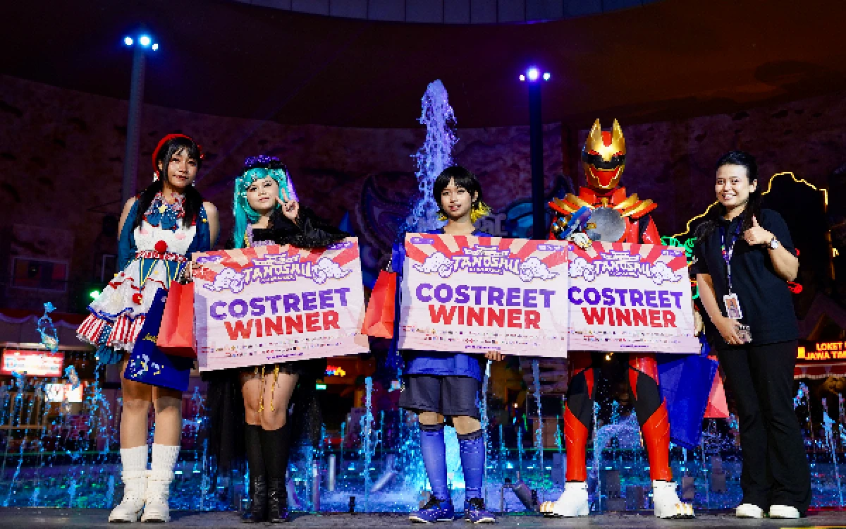 Thumbnail Berita - Meriah Bak Festival Jepang, 500 Cosplayer Padati Jatim Park 3 Kota Batu