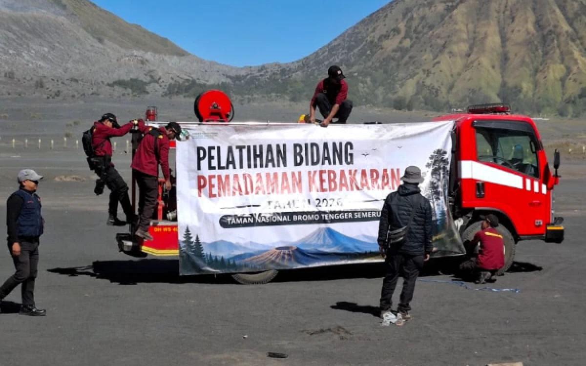 Thumbnail Berita - Antisipasi Dampak El Nino, TNBTS Perketat Kesiapsiagaan Petugas Hadapi Potensi Karhutla