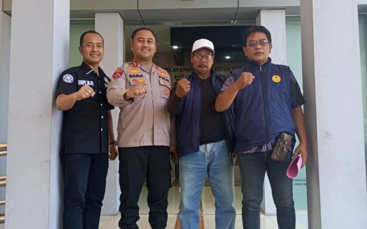 Thumbnail Berita - PJGB Sambangi Mapolres, Kapolres Gresik Pastikan Komunikasi dengan Pers Tetap Terbuka