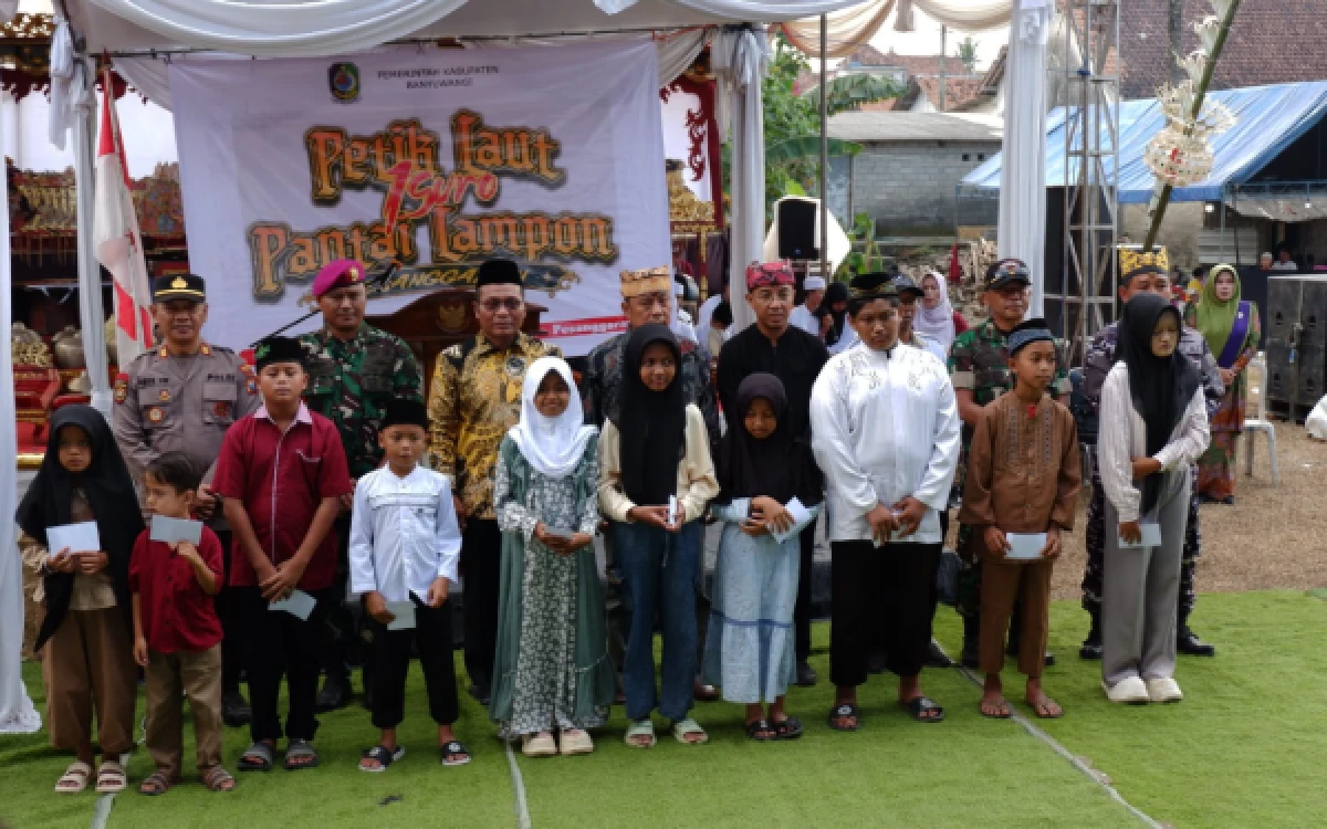 Thumbnail Berita - PT BSI Tak Hanya Bangun Infrastruktur, Kini Ikut Menjaga Tradisi Nelayan Banyuwangi