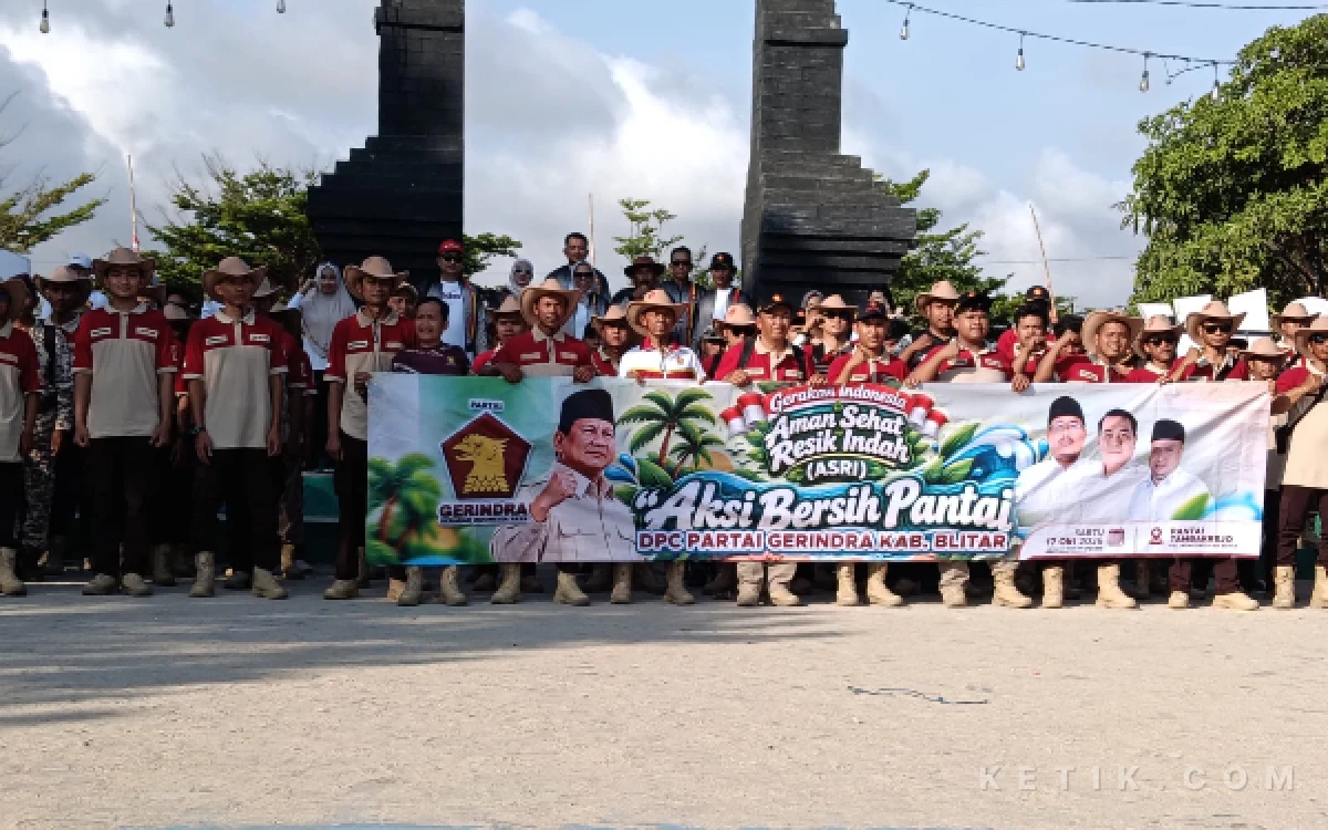 Thumbnail Berita - Ratusan Kader Gerindra Blitar Bersihkan Pantai Tambakrejo, Ini Pesan Pentingnya