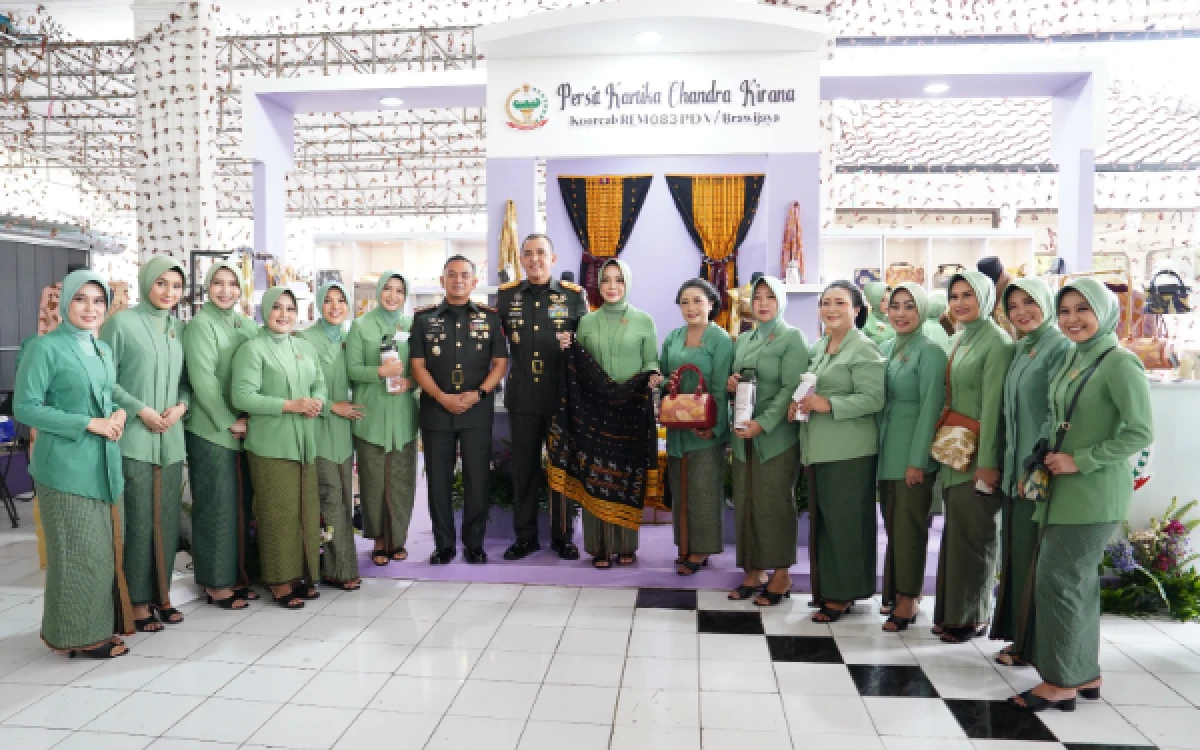 Thumbnail Berita - Dari Dapur Rumah ke Nasional, Persit Brawijaya Gerakkan Ekonomi Keluarga Melalui Usaha Mandiri