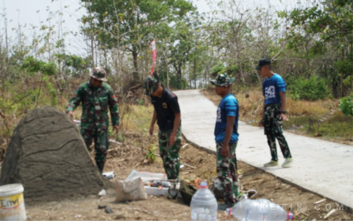 Foto TNI Manunggal Membangun Desa (TMMD) ke-130 Kodim 0814 Jombang. (Foto: Syaiful Arif/ketik.com)