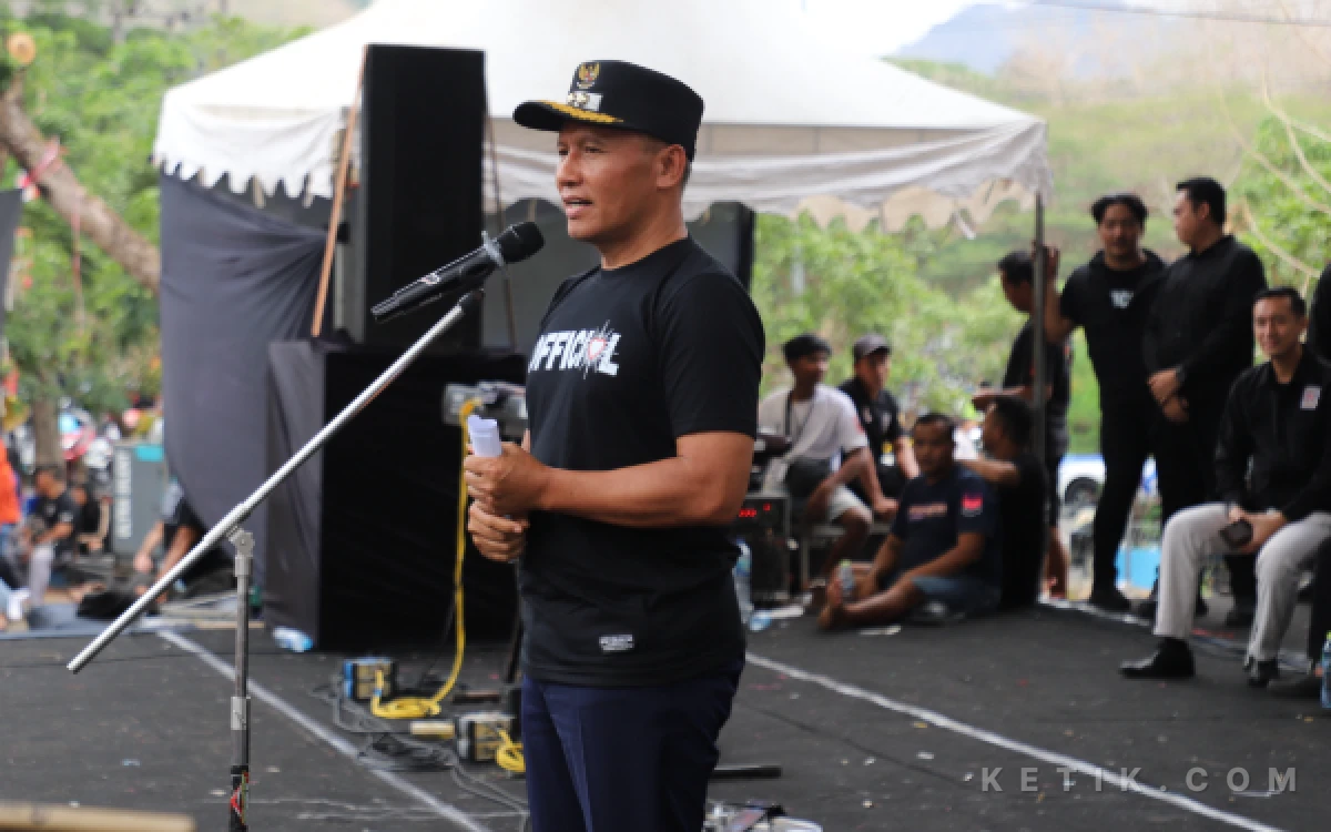 Thumbnail Berita - Jaga Kedamaian Tulungagung, Plt Bupati Sambut Ribuan Warga Baru PSHT di Waduk Wonorejo