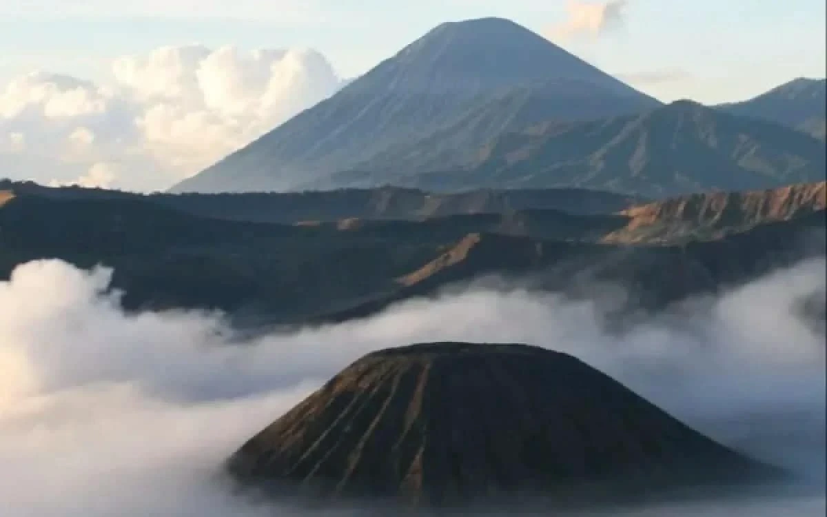 Thumbnail Berita - Area Penanjakan Bromo Dibuka Kembali, Ini Imbauan untuk Wisatawan