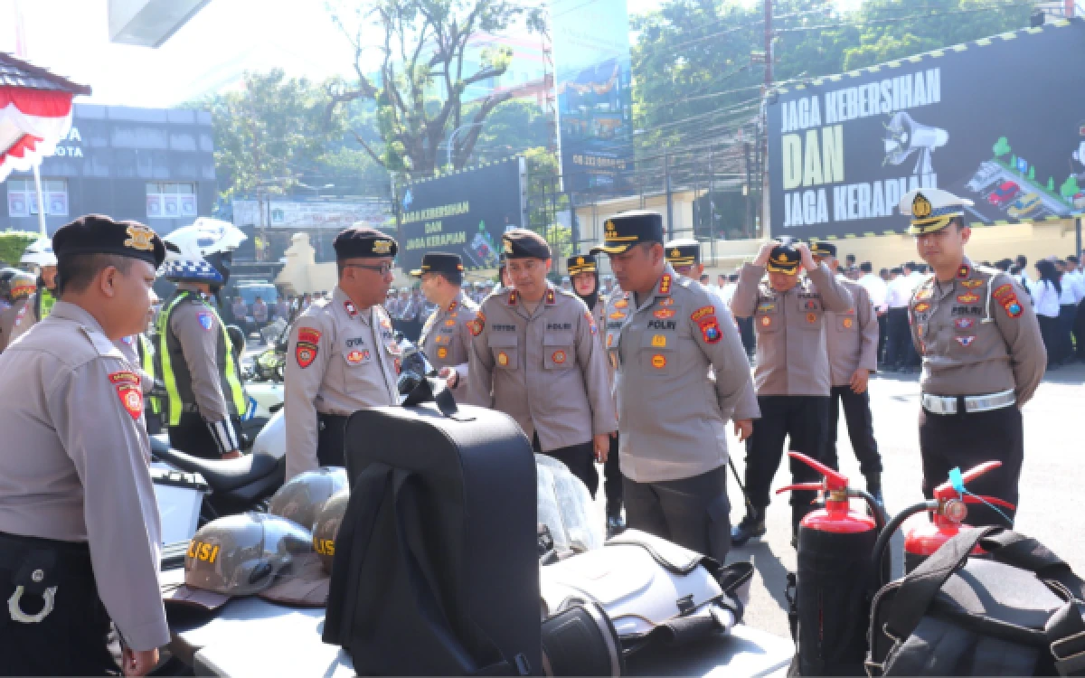 Thumbnail Berita - Siaga Peningkatan Aktivitas Masyarakat, Kapolresta Malang Kota Cek Kesiapan Personel dan Sarpras