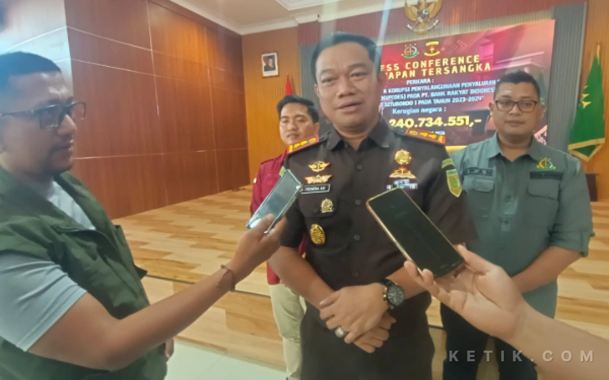 Thumbnail Berita - Tiga Tersangka Dugaan Korupsi KUPEDES, Dijadikan Tersangka Oleh Kejari Situbondo