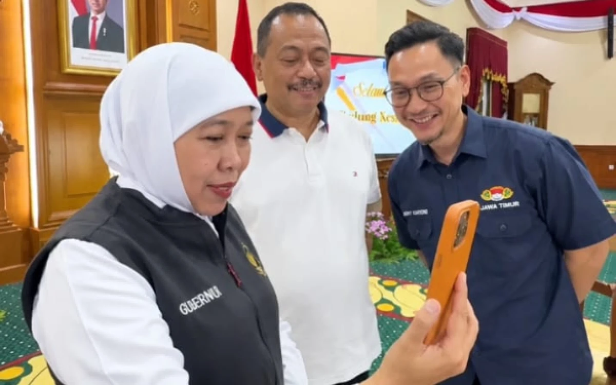 Thumbnail Berita - Sukses Raih Emas Asian Games 2026! Gubernur Khofifah Apresiasi Perjuangan Lifter Rahmat Erwin Abdullah dan Atlet Jatim