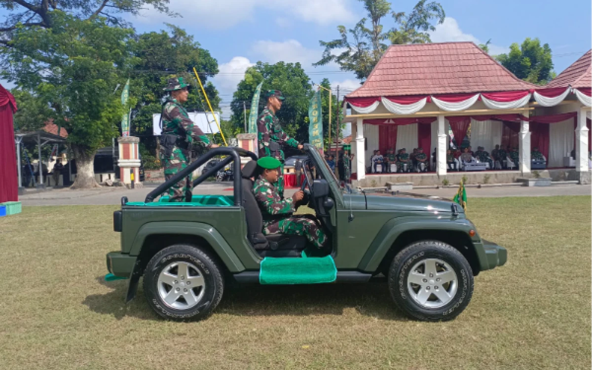 Thumbnail Berita - Pimpin Penutupan TMMD ke-128 Kodim 0820 Probolinggo, Kasdam V/Brawijaya Beri Pesan Ini