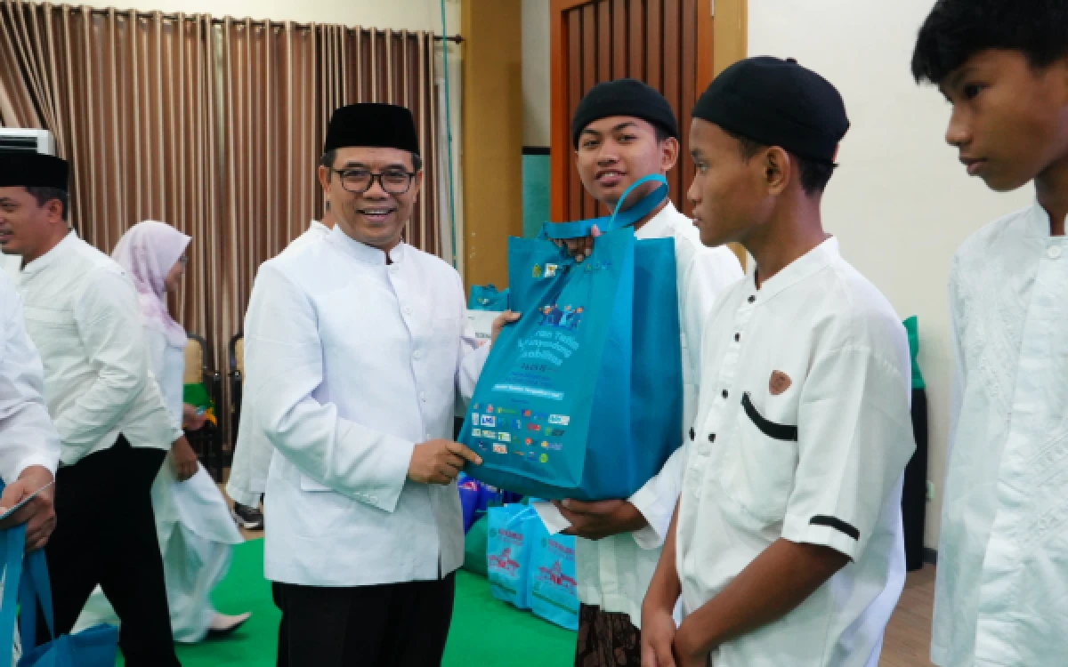 Thumbnail Berita - Kemenag Jatim Salurkan 35.835 Paket Santunan Anak Yatim dan Penyandang Disabilitas