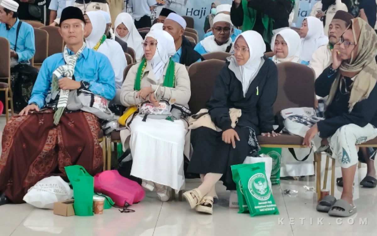 Thumbnail Berita - 2 Jemaah Haji Belum Pulang, PPIH Debarkasi Surabaya Jelaskan Kondisinya