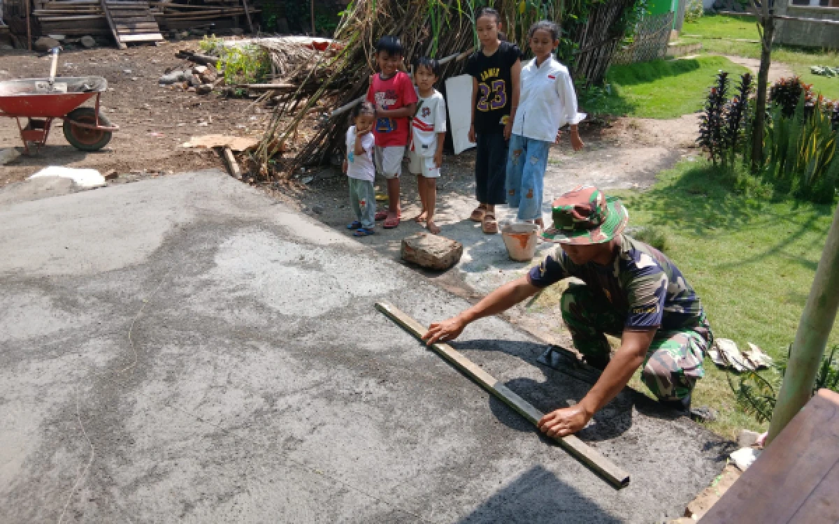 Thumbnail Berita - Warga Desa Brabe Dukung Penuh Pembangunan Rumah Tidak Layak Huni Program TMMD ke-128 Kodim 0820 Probolinggo