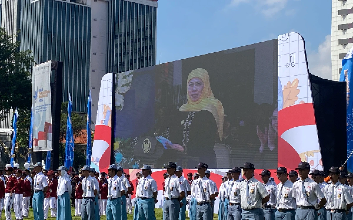 Thumbnail Berita - Hardiknas 2026, Gubernur Khofifah Tekankan Karakter hingga Talenta Siswa